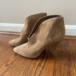 Vince Camuto Tan Suede Ankle Booties – Pointed Toe Stiletto Booties Size 7.5